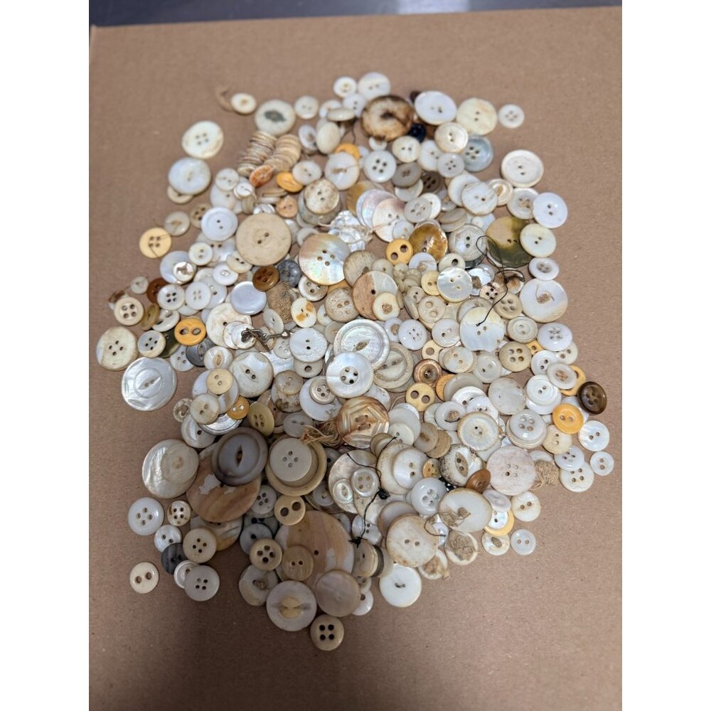 Lot Of 1Lb Vintage Mother Of Pearl Abalone Shell Glass Buttons